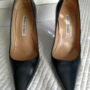 💯%authentic Manolo blahnik black heels